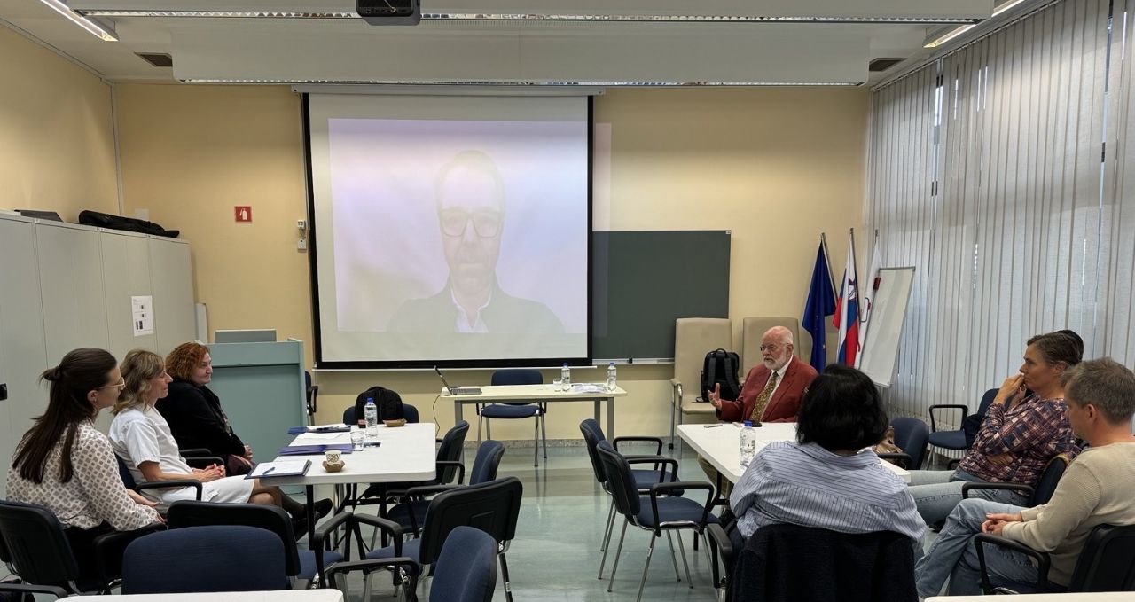 Beseda, ki v javnosti pogosto vzbuja strah, v resnici skriva povsem drugačno sporočilo