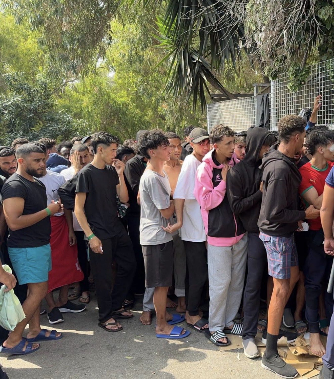 V Ceuto v nekaj dneh vdrlo 60.000 migrantov: "To je napad na špansko ozemlje"