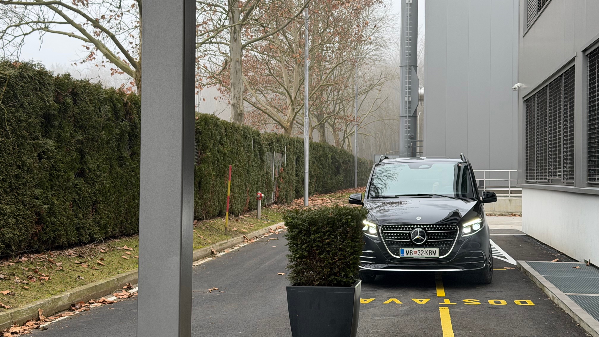 Zaplet z mariborskimi občinskimi limuzinami: Ponudniki niso znali izpolniti pravega obrazca?