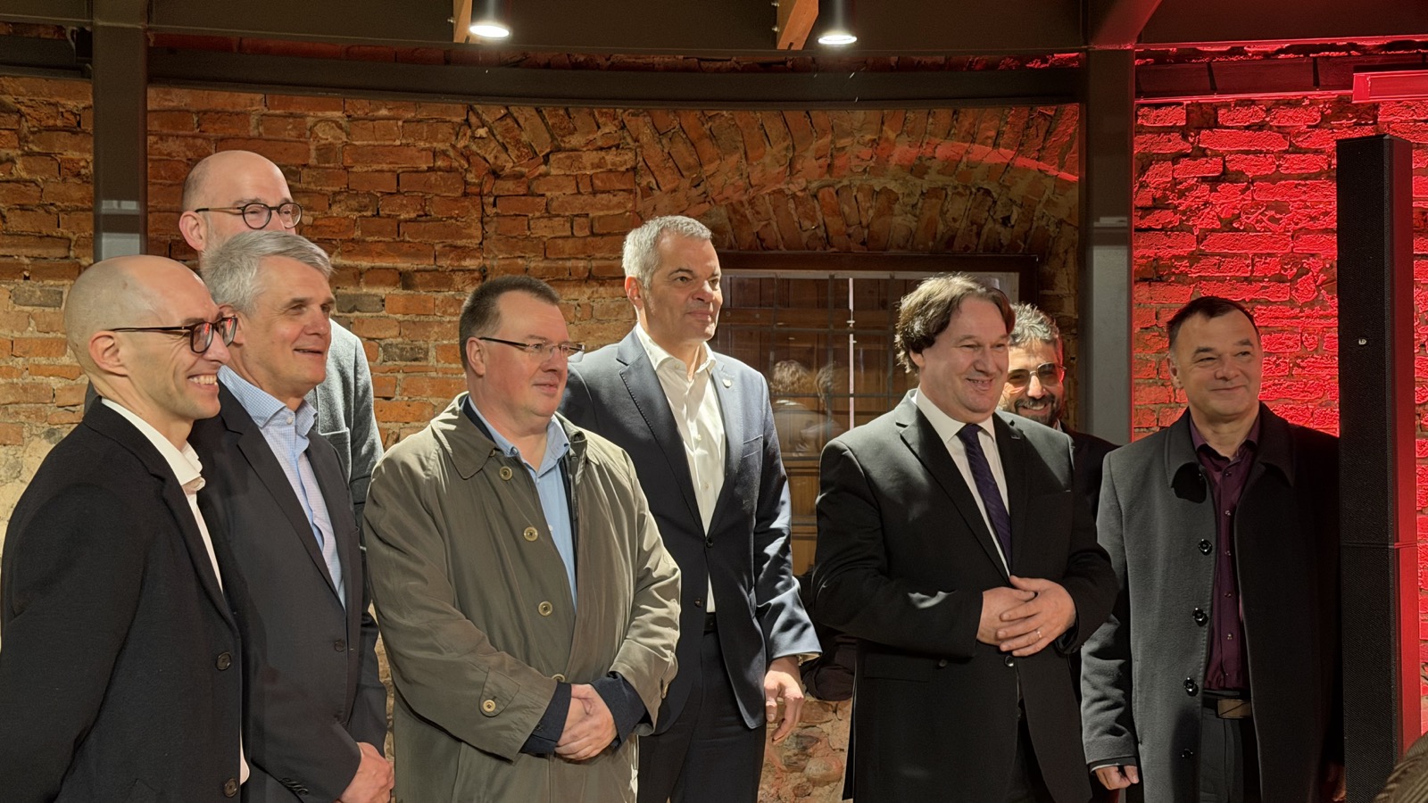 Maribor postaja slovensko središče umetne inteligence: Bo to ustavilo odliv kadrov v tujino?