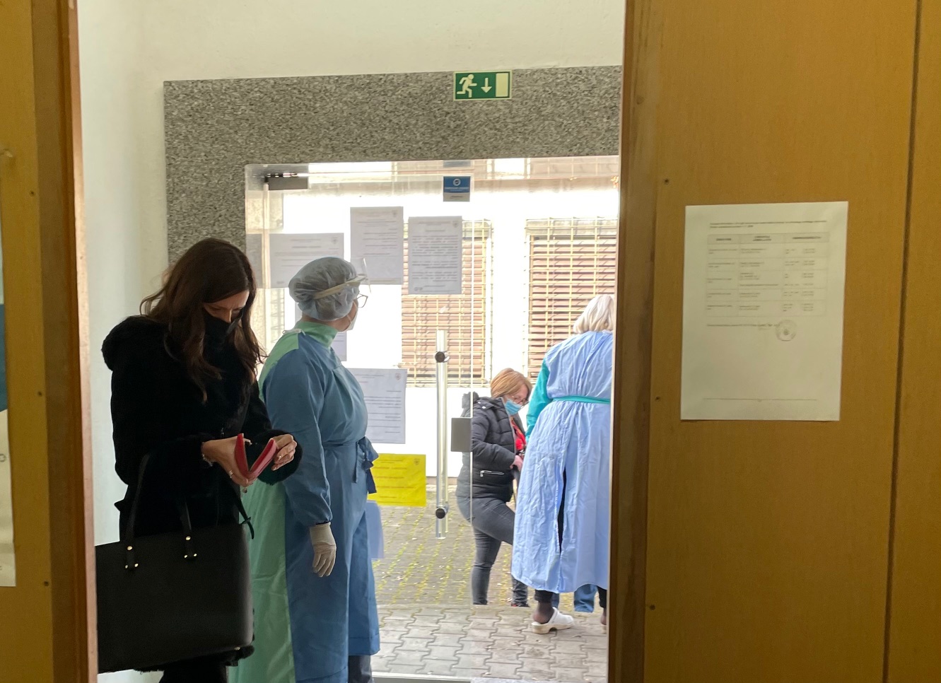 V UKC potrebujejo 400 medicinskih sester, na poziv se jih je odzvalo le 33