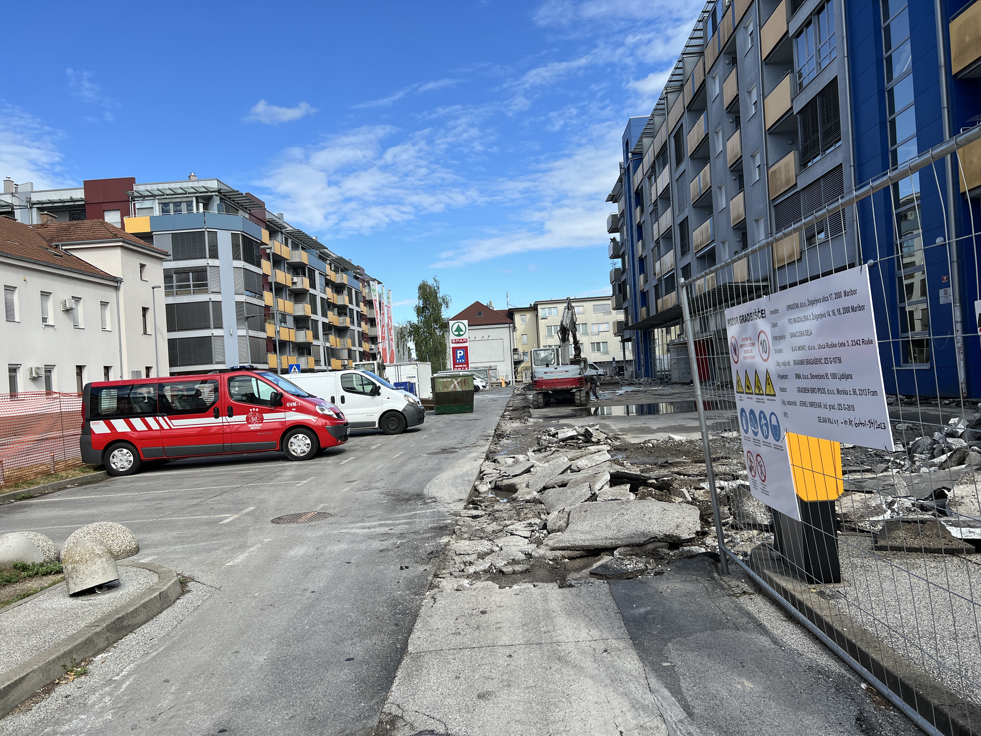 V Magdaleni prenavljajo Spar. Kdaj bo spet odprt?