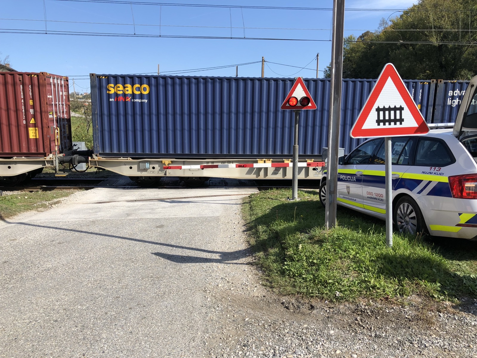 Še ena tragedija na železniških tirih, vlak v jutranjih urah povozil osebo