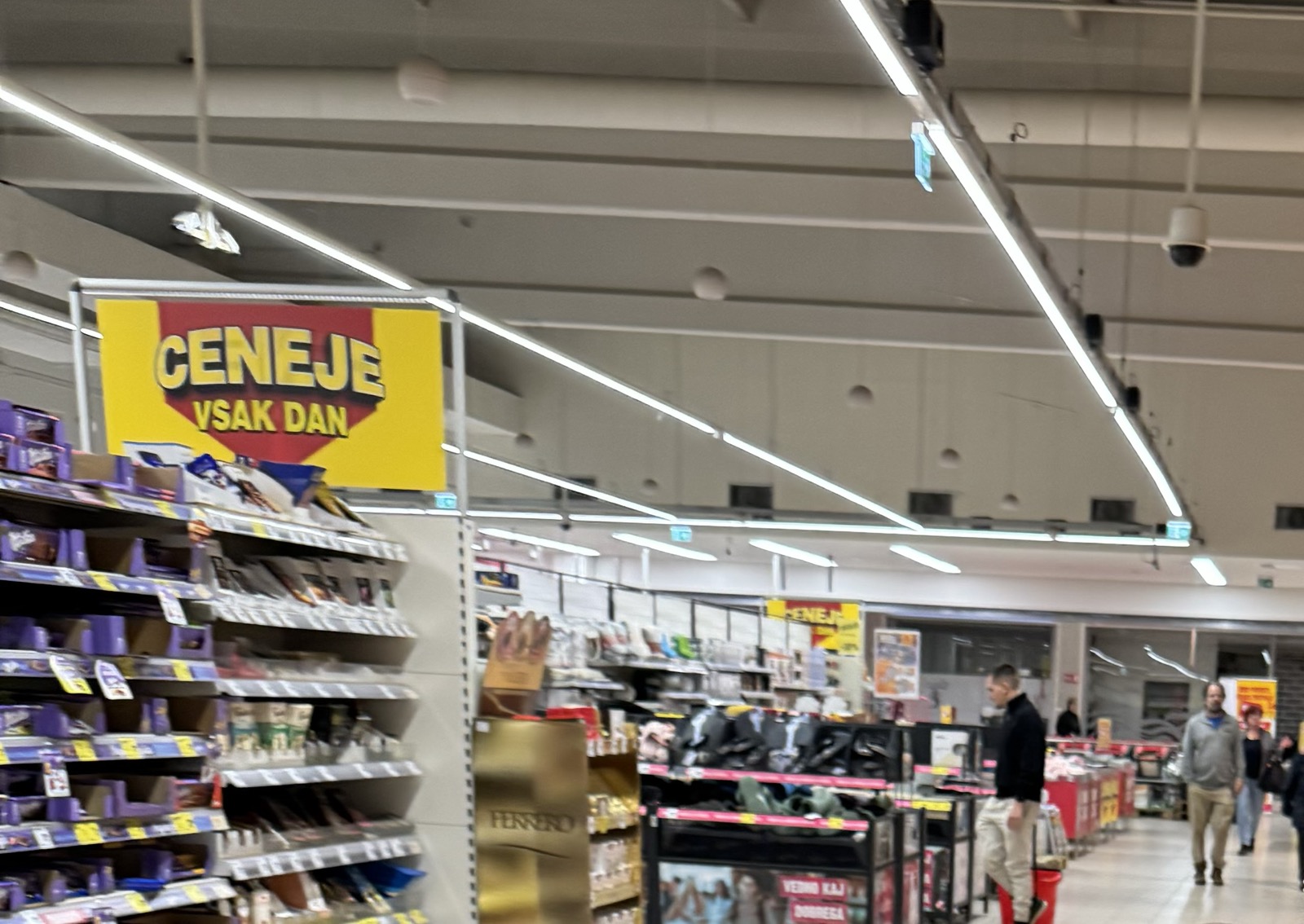 Slabe novice za slovenske potrošnike, sploh tiste, ki si že zdaj težko privoščijo hrano