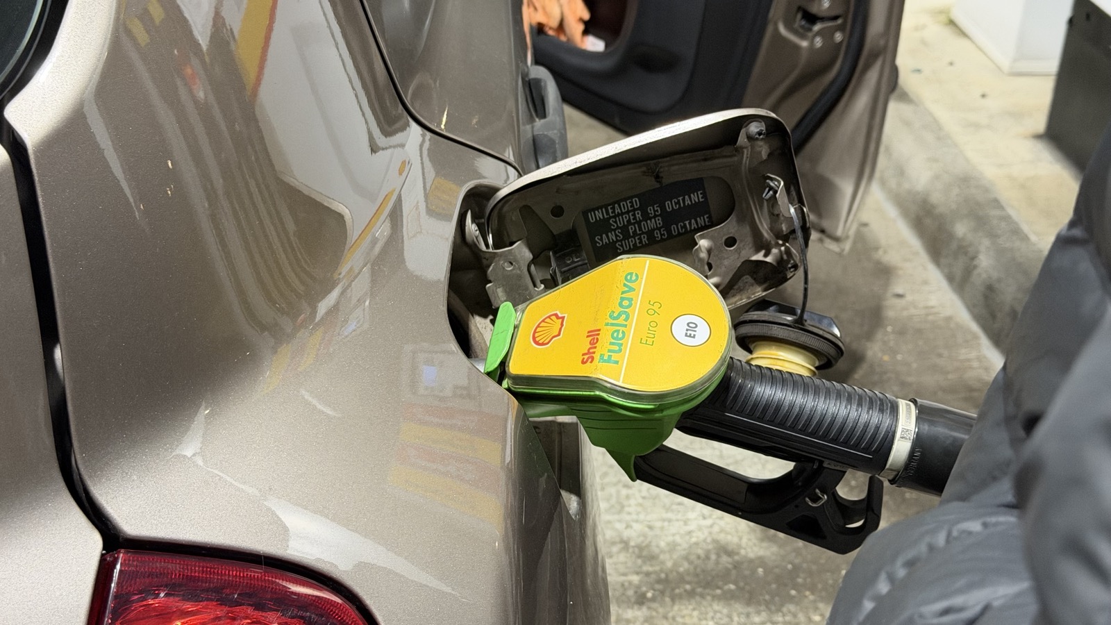 Tankanje bo spet dražje: V torek nas čakajo nove cene bencina in dizla