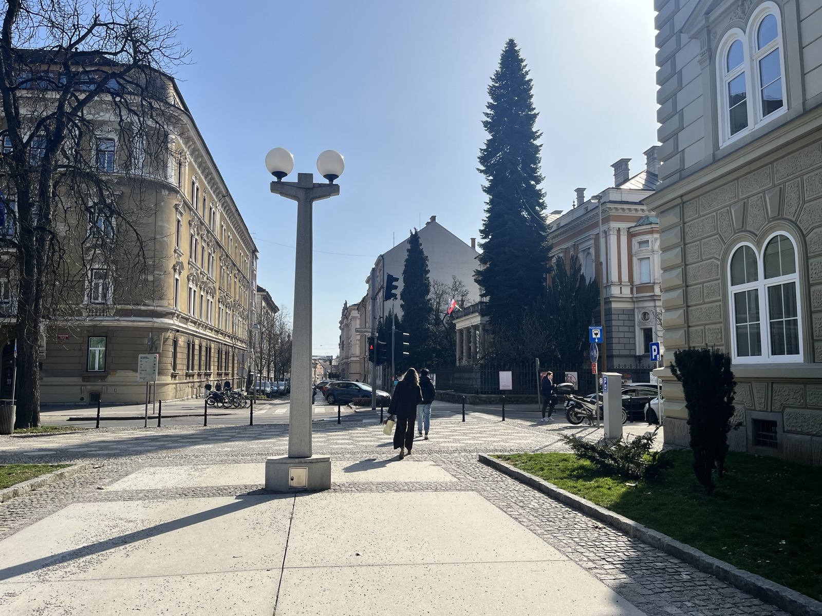 Meteorologi opozarjajo: Prišlo je do spremembe (Avta nikar ne perite)