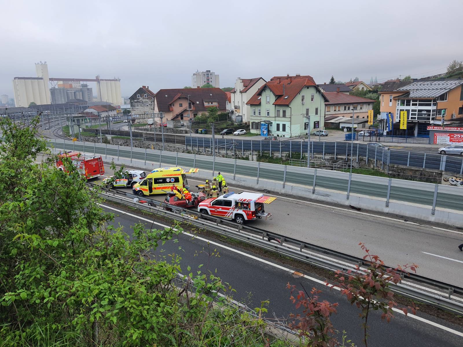 FOTO: Med Pesnico in Mariborom zaradi prometne nesreče popolna zapora ceste