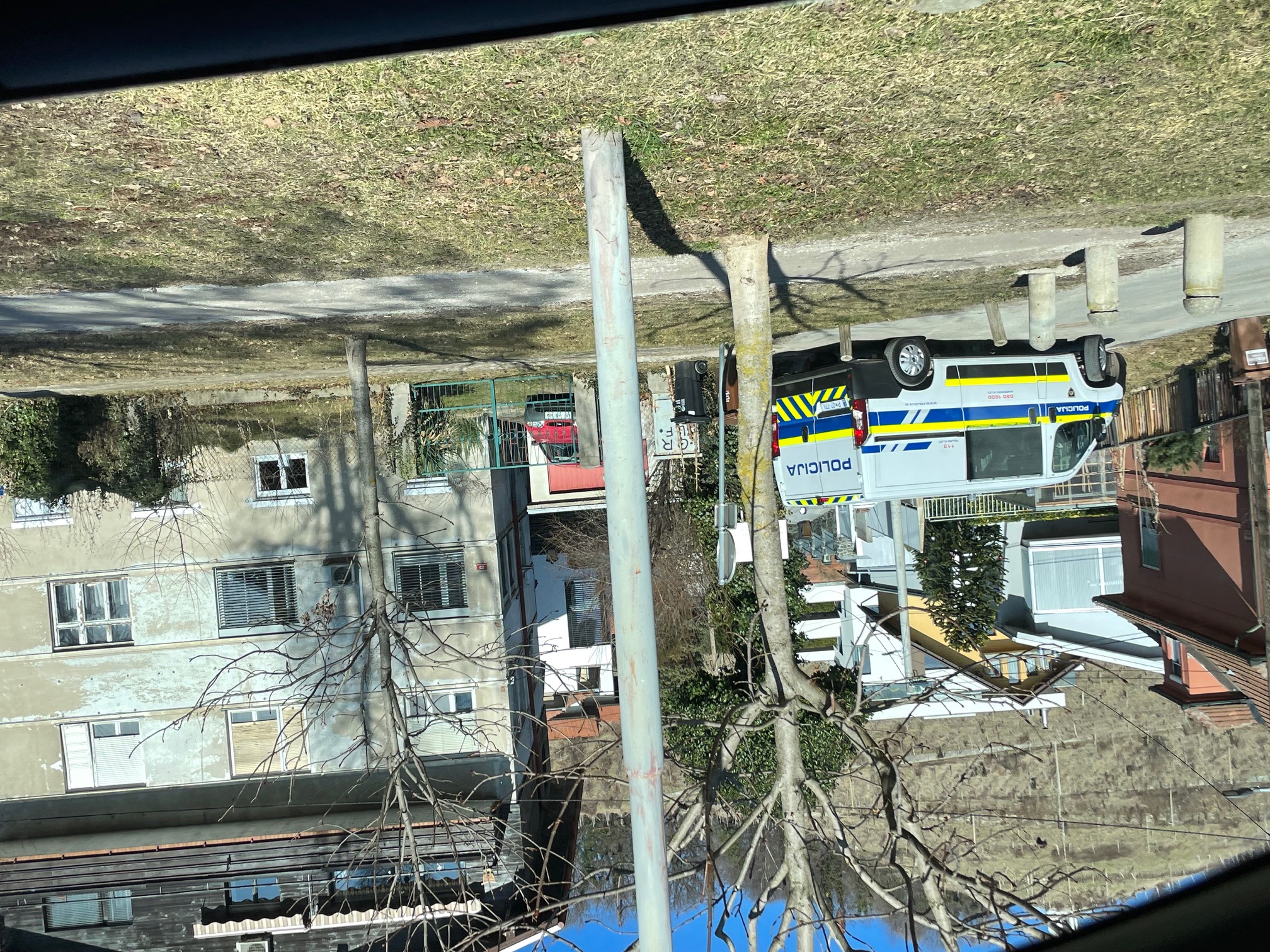 V Mariboru potekale hišne preiskave zaradi izsiljevanja, šestim osumljencem je bila odvzeta prostost