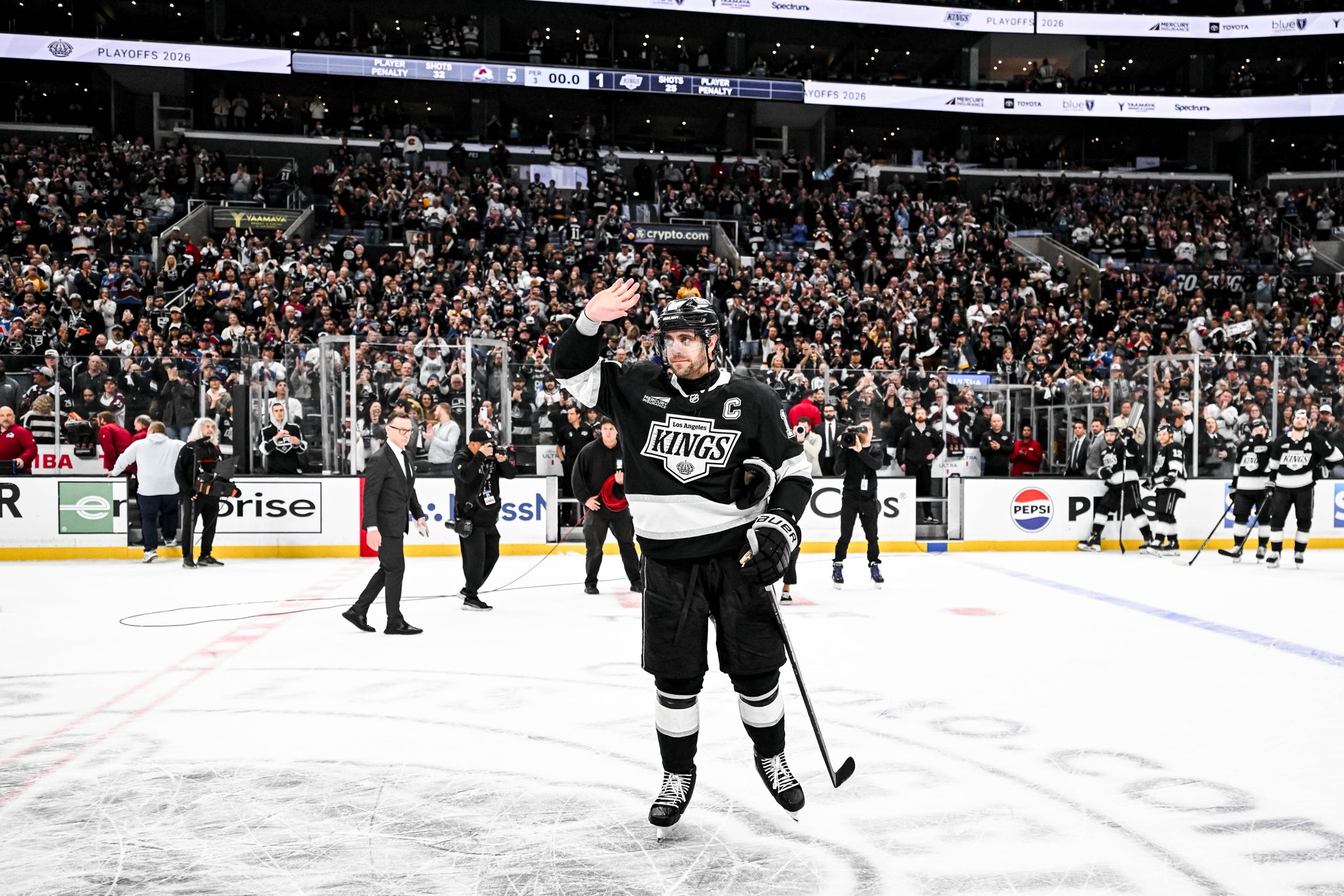 VIDEO: Anže Kopitar se je po porazu dokončno poslovil od hokeja