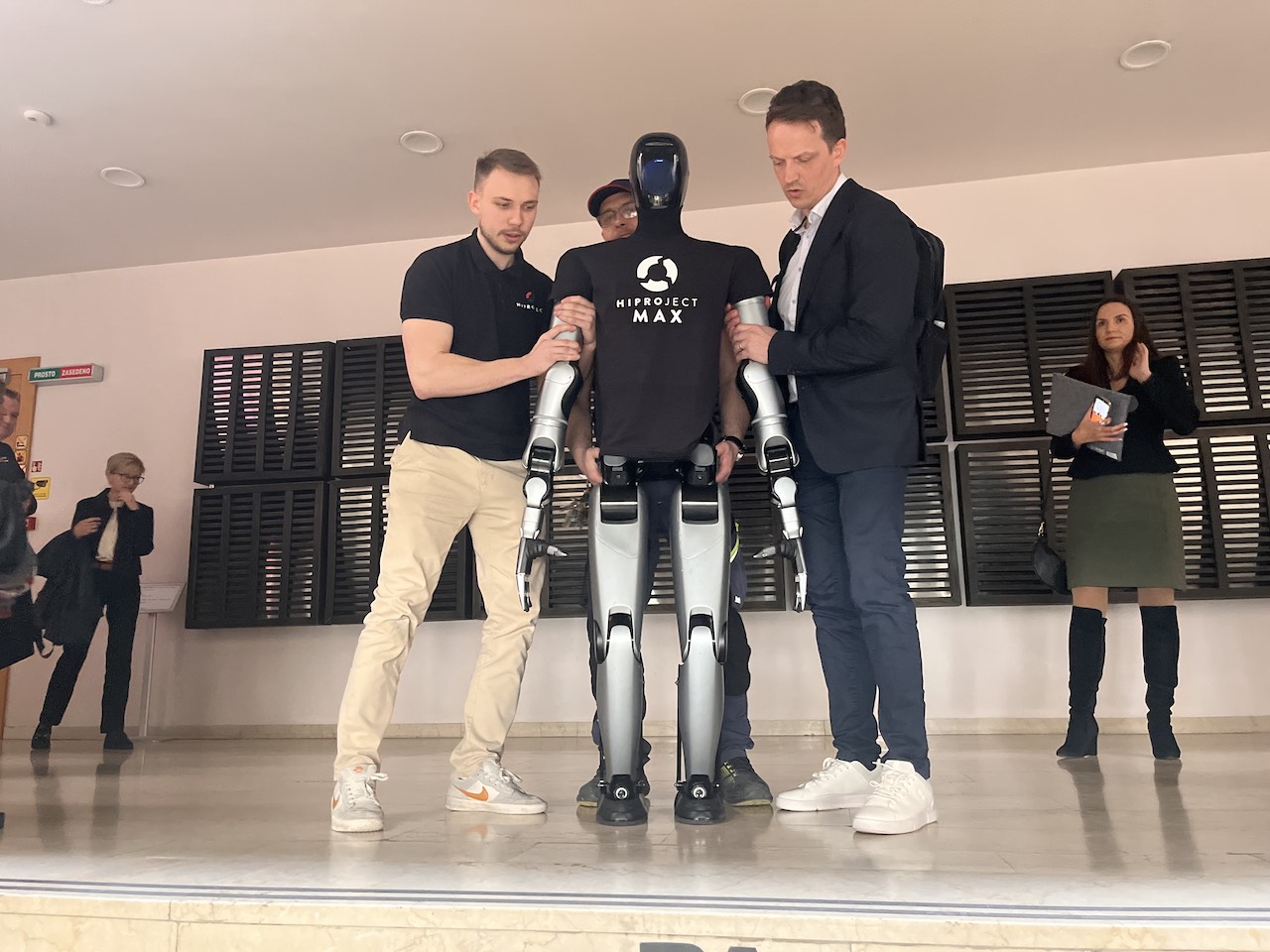 FOTO in VIDEO: Humanoidni robot Max obiskal mariborski EPF