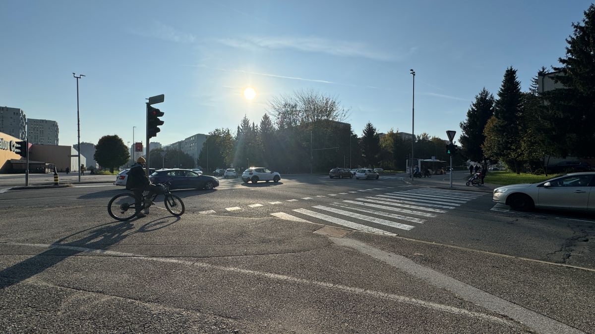 Občina načrtuje prenovo kritičnega križišča: Ali to pomeni rešitev za številne prometne zastoje?