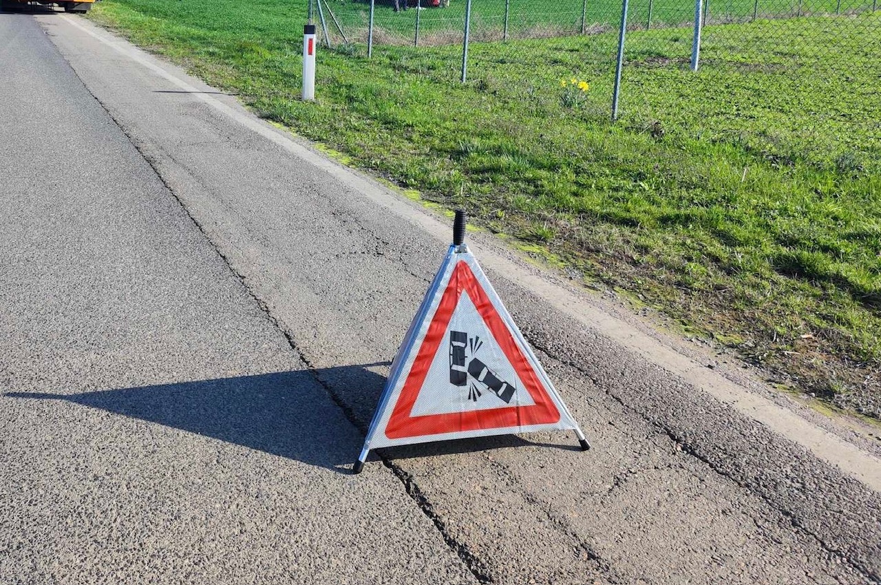 V prometni nesreči v okolici Ptuja 4 osebe poškodovane in uničeni obe vozili
