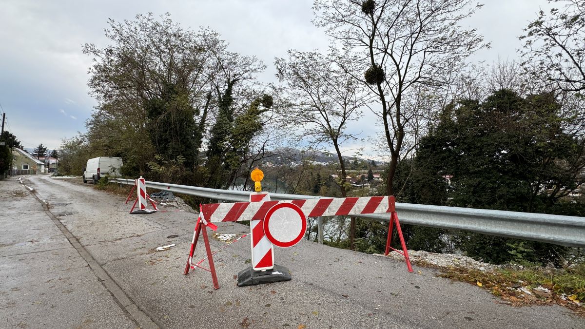 Plaz ogroža Obrežno ulico: Kdaj bodo stekla sanacijska dela?