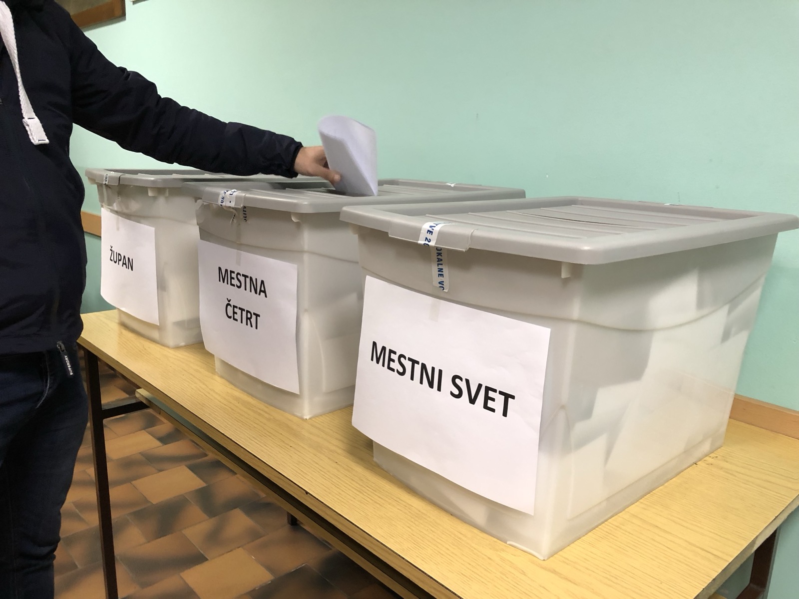 Bi morali županom omejiti število mandatov? V DZ vložili predlog, ki bi veliko spremenil