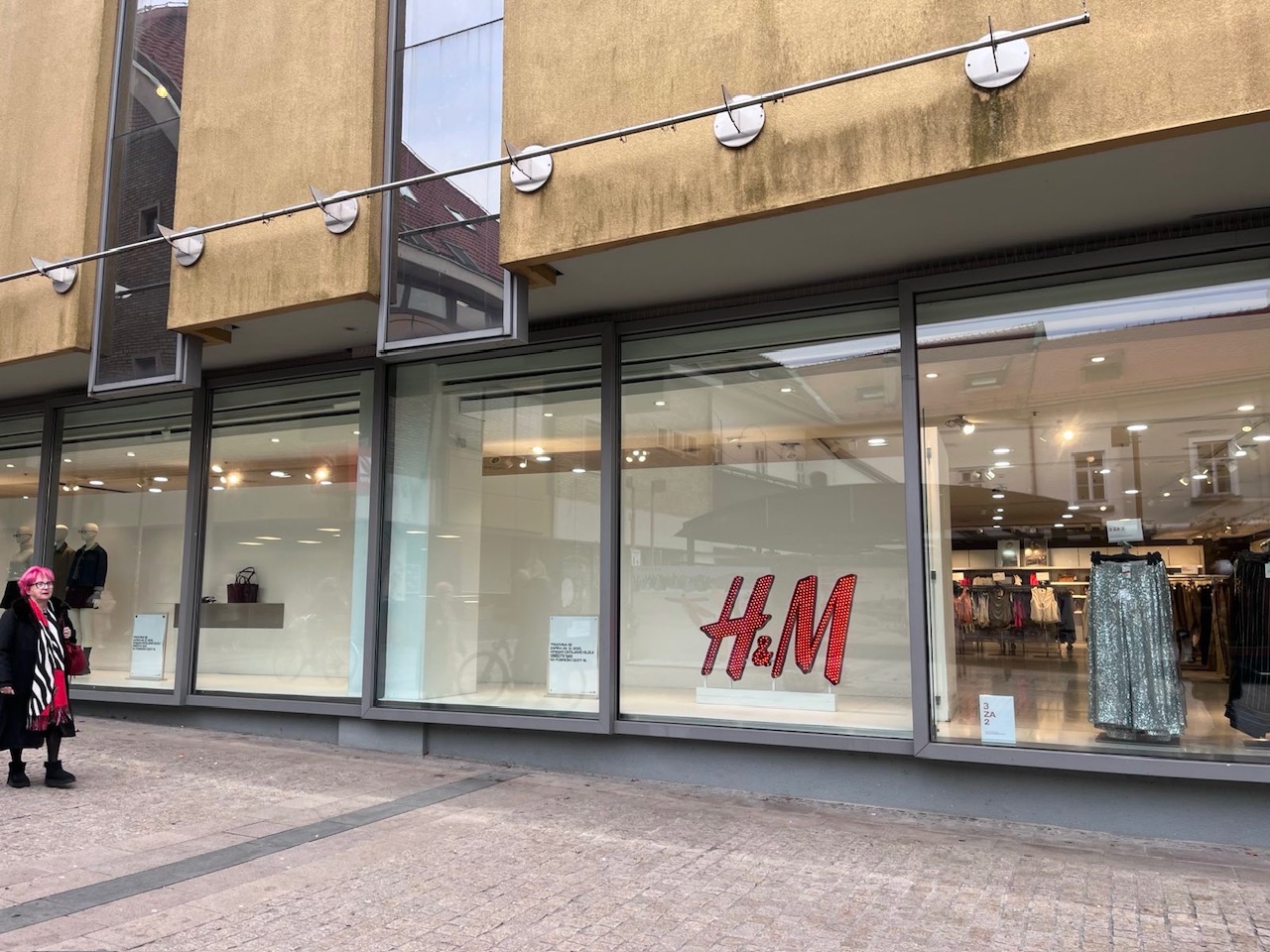 FOTO: Poslovalnica H&M se poslavlja iz centra Maribora