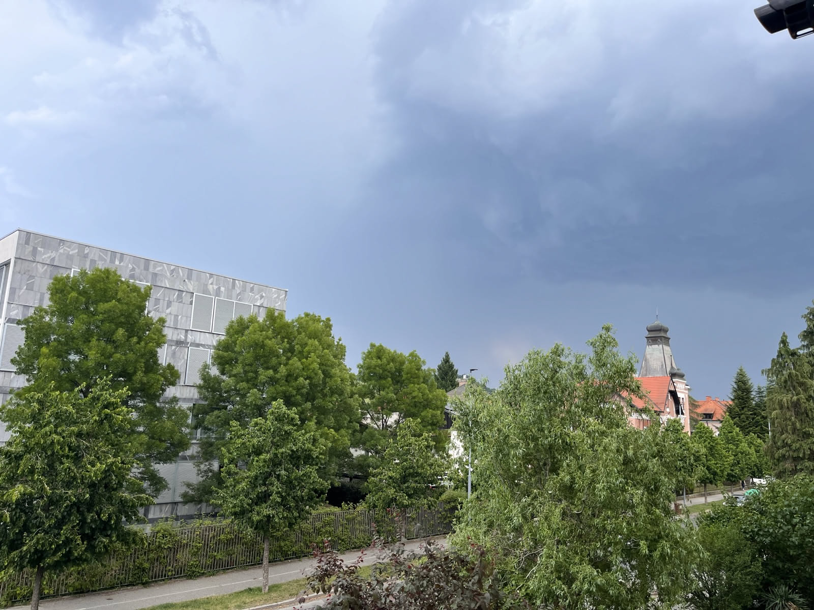 Meteorologi imajo slabe novice: Osvežitev in padavine šele okoli 18. avgusta?