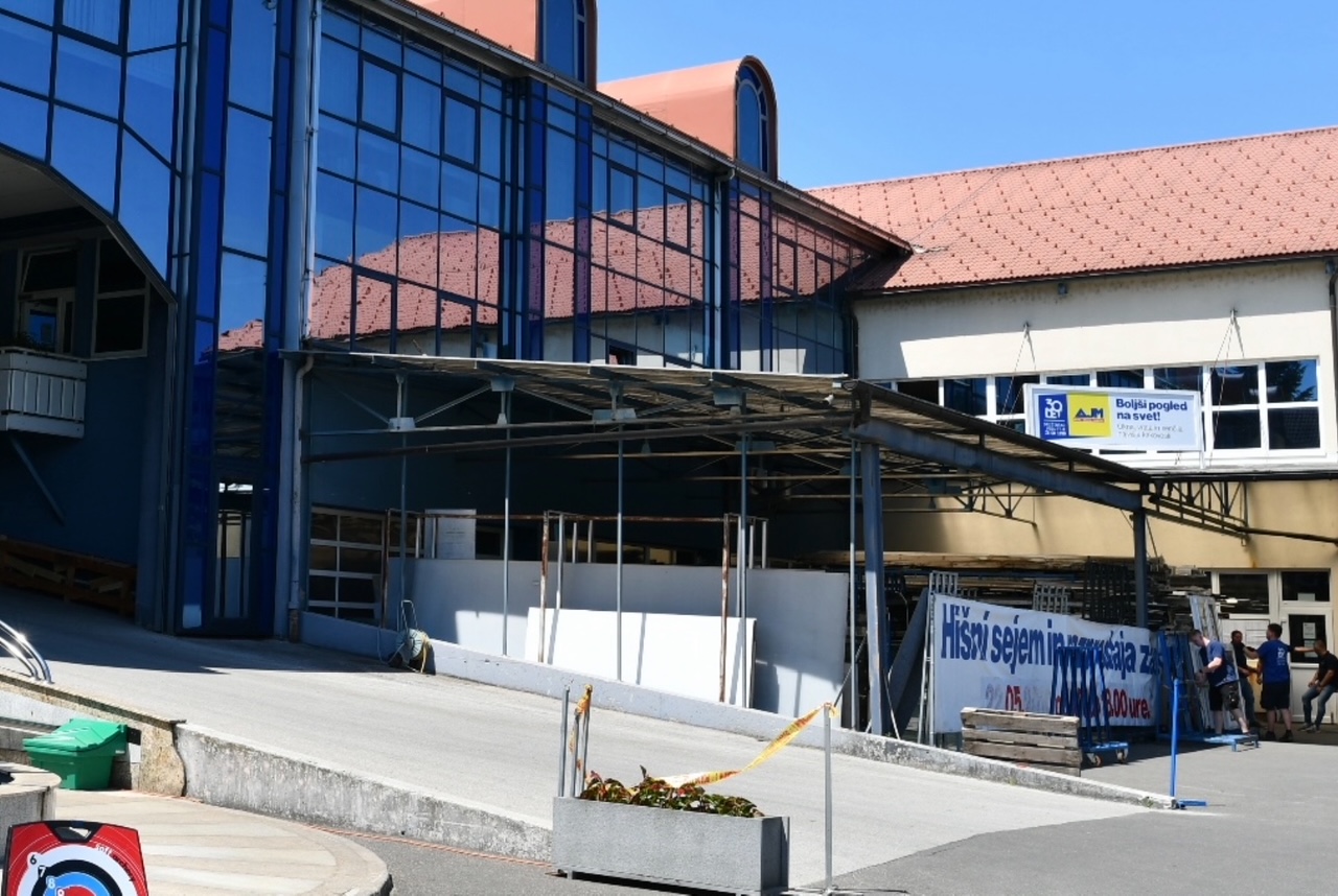 Večinski delež podjetja AJM prodan: Kdo so novi lastniki?