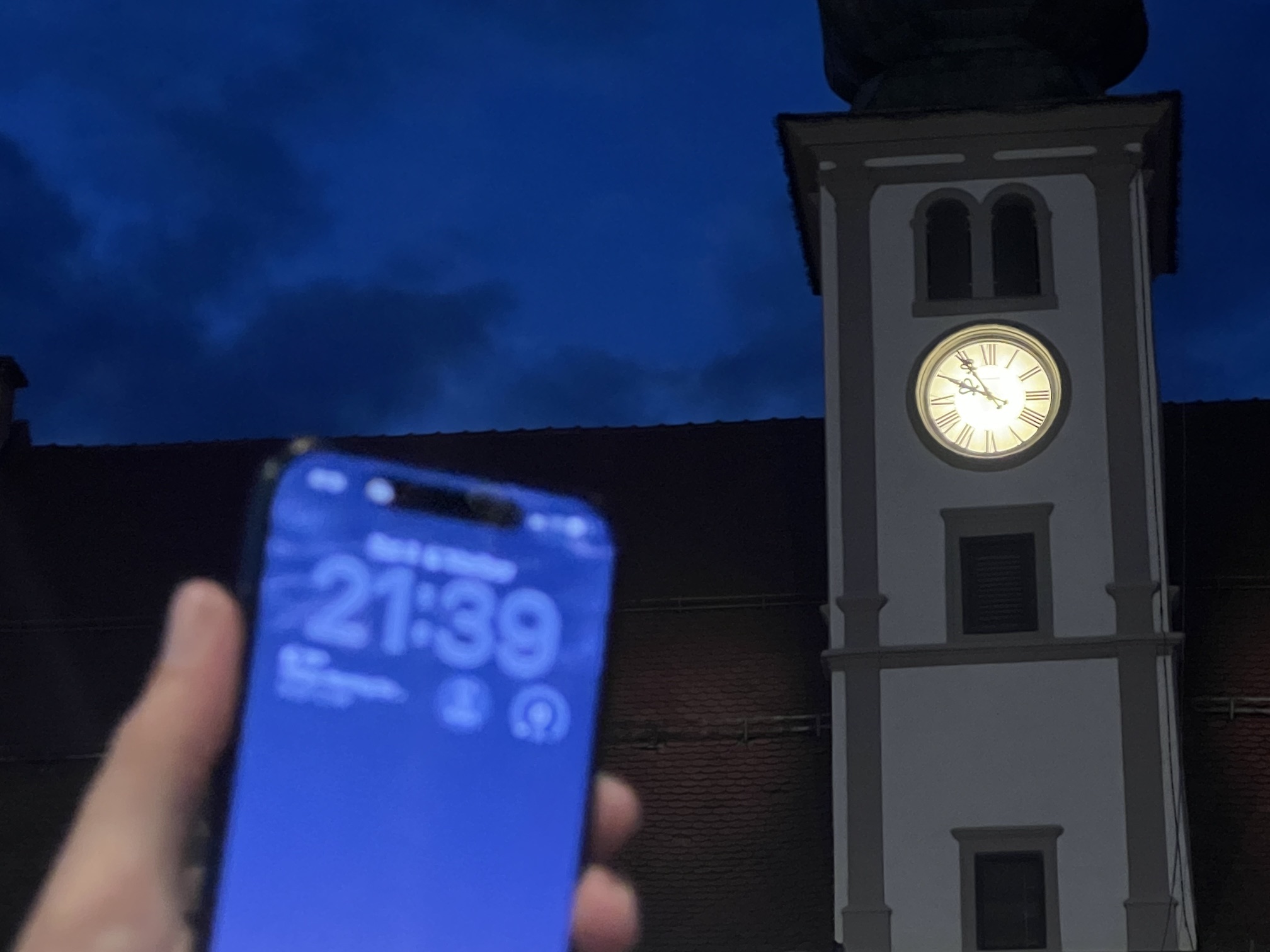 Maribor živi v prihodnosti: Znamenita ura na mestni hiši Rotovž prehiteva za skoraj 20 minut