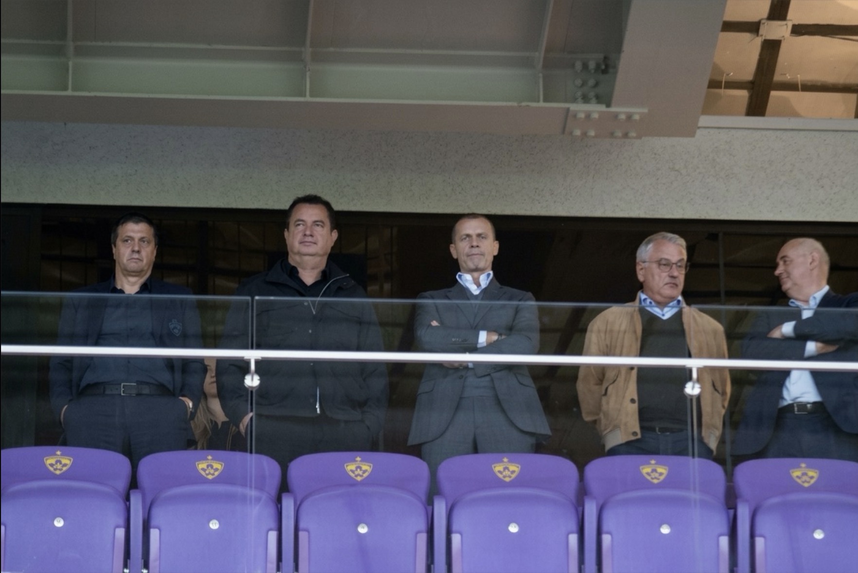 FOTO: Derbi s posebnimi gosti na tribuni: Čeferin, Zahović, Ilicali in Mijatović