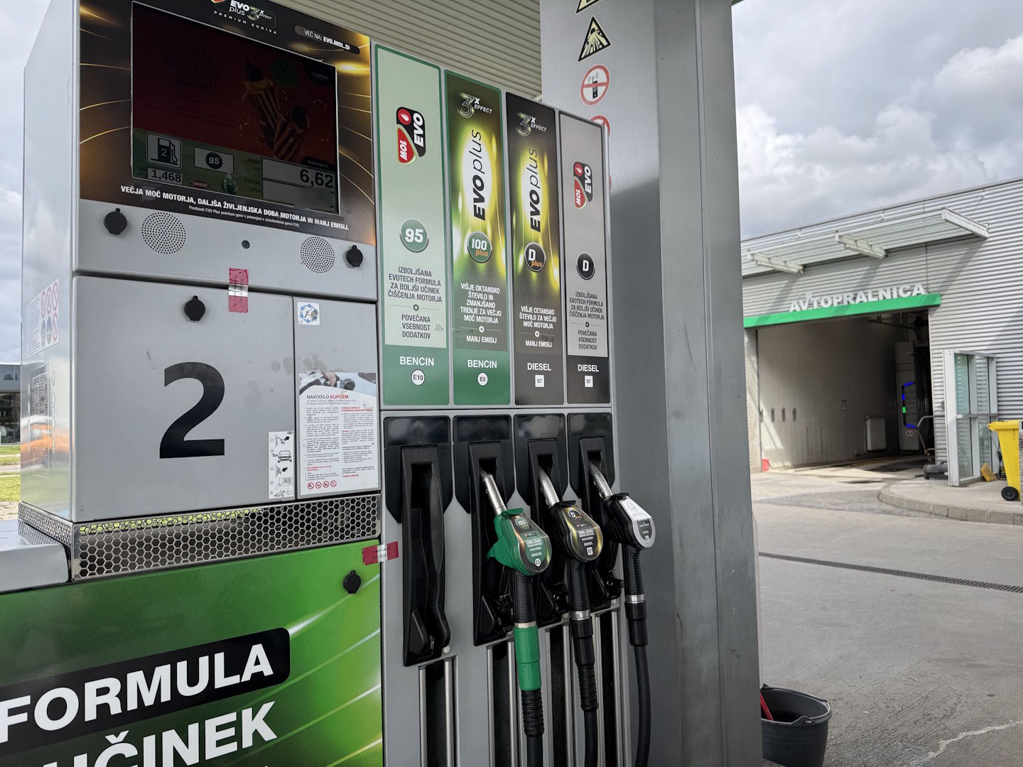 Kako bo država omilila udarec dragih goriv?
