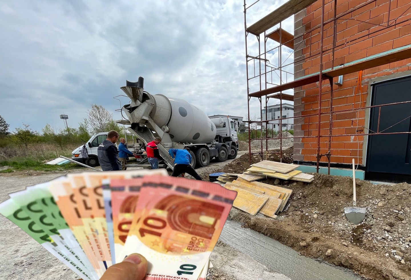 Koliko je dražja gradnja novih stanovanj v primerjavi z lanskim letom?