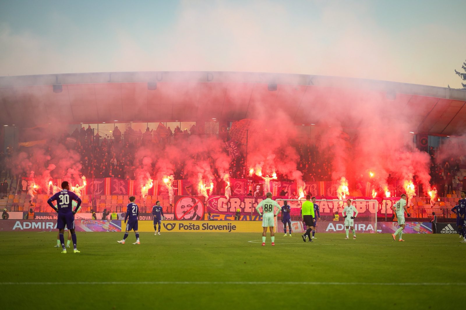 FOTO in VIDEO: Maribor zapravil prednost in ni izkoristil igralca več
