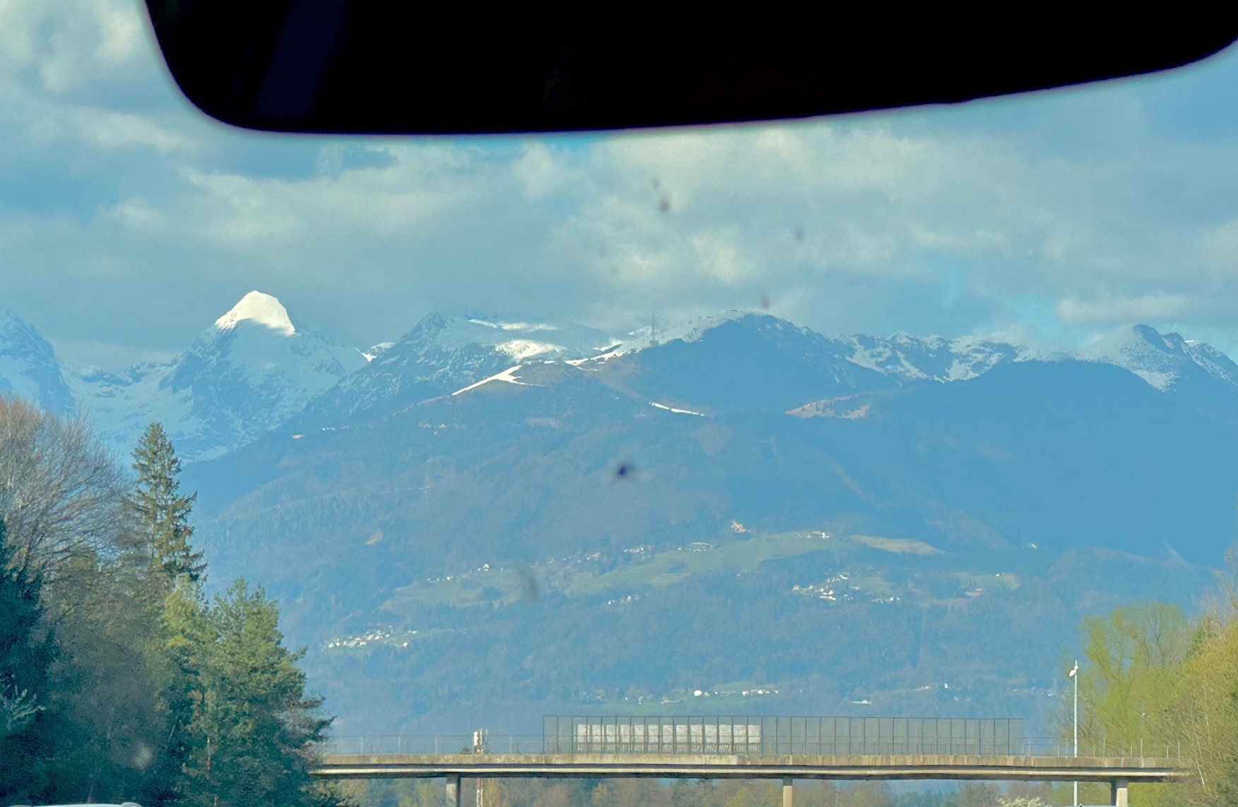 Zima se poslavlja: Temperature do 18 stopinj Celzija, a nevarnost mraza še ni mimo