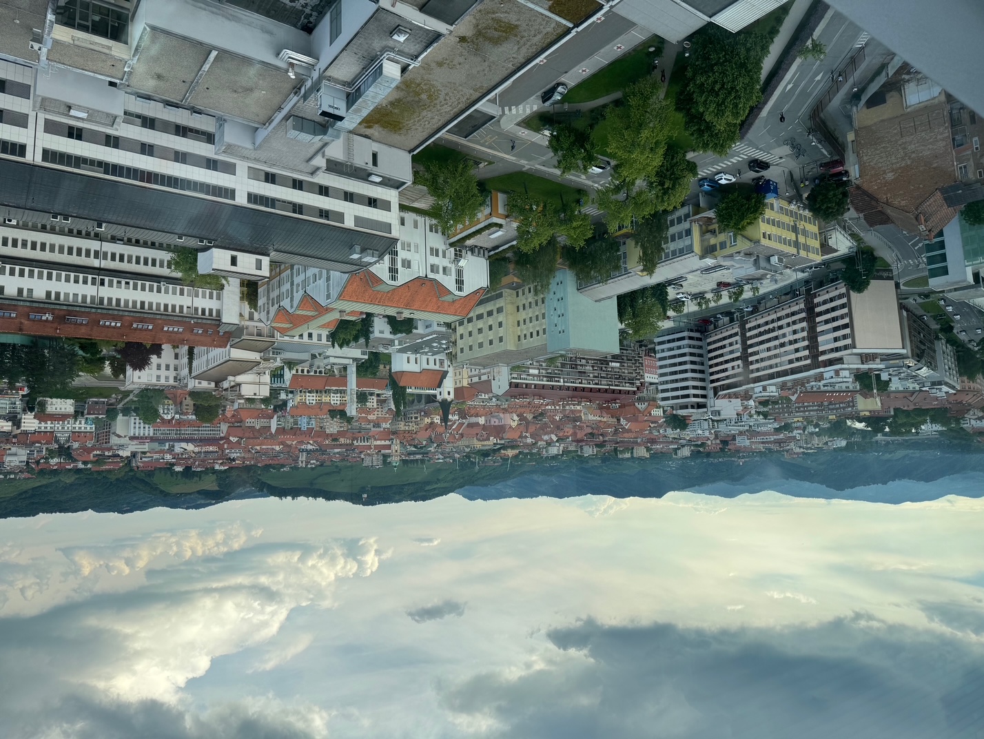 Republika Slovenija na dražbi prodaja dve stanovanji v Mariboru