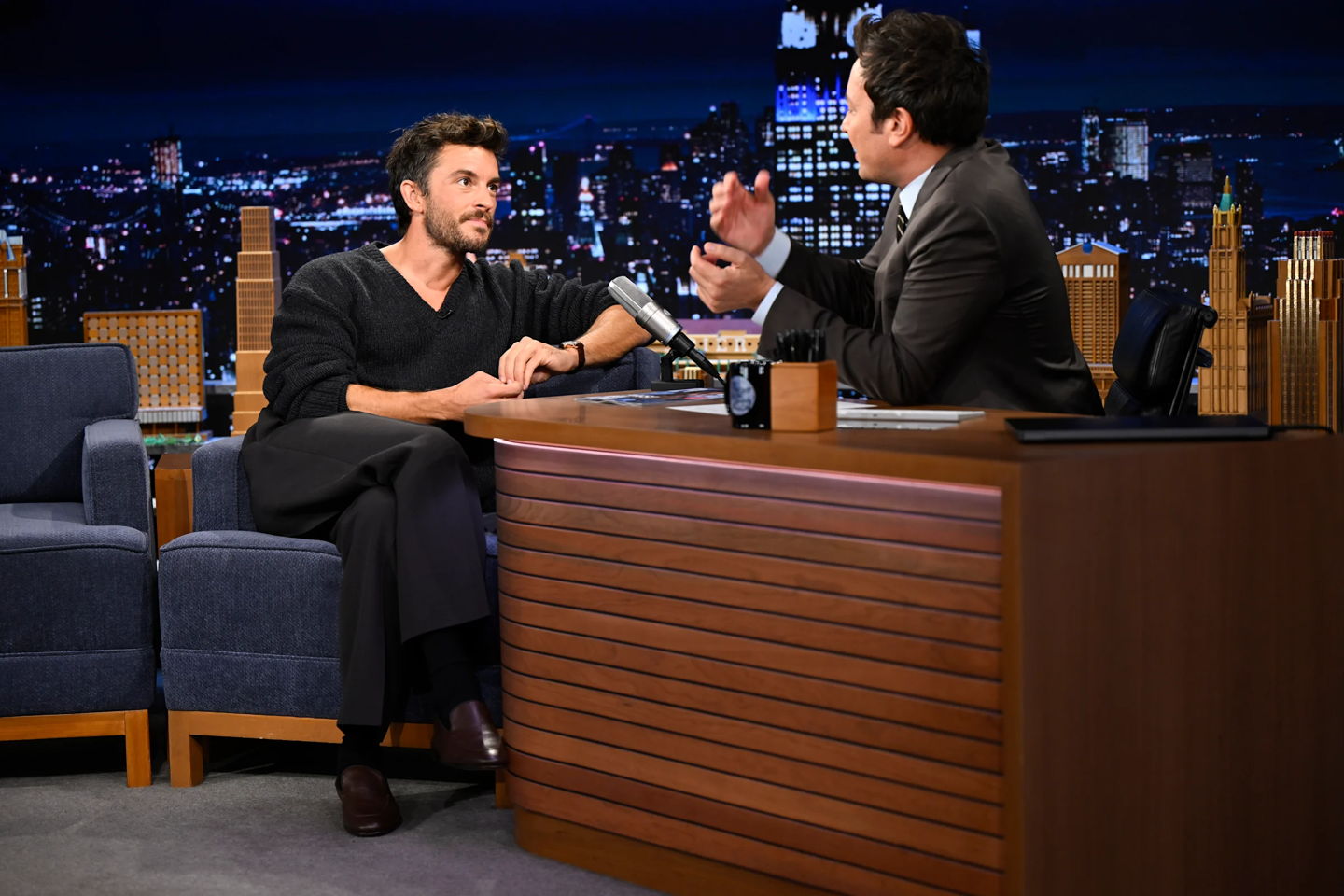 Revija People razglasila najbolj seksi moškega leta 2025, kdo je prejel laskavi naziv?