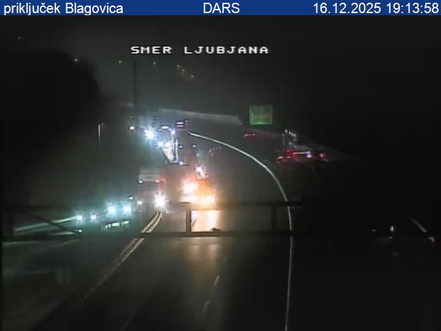 Zaradi prometne nesreče zaprta štajerska avtocesta, nastaja zastoj