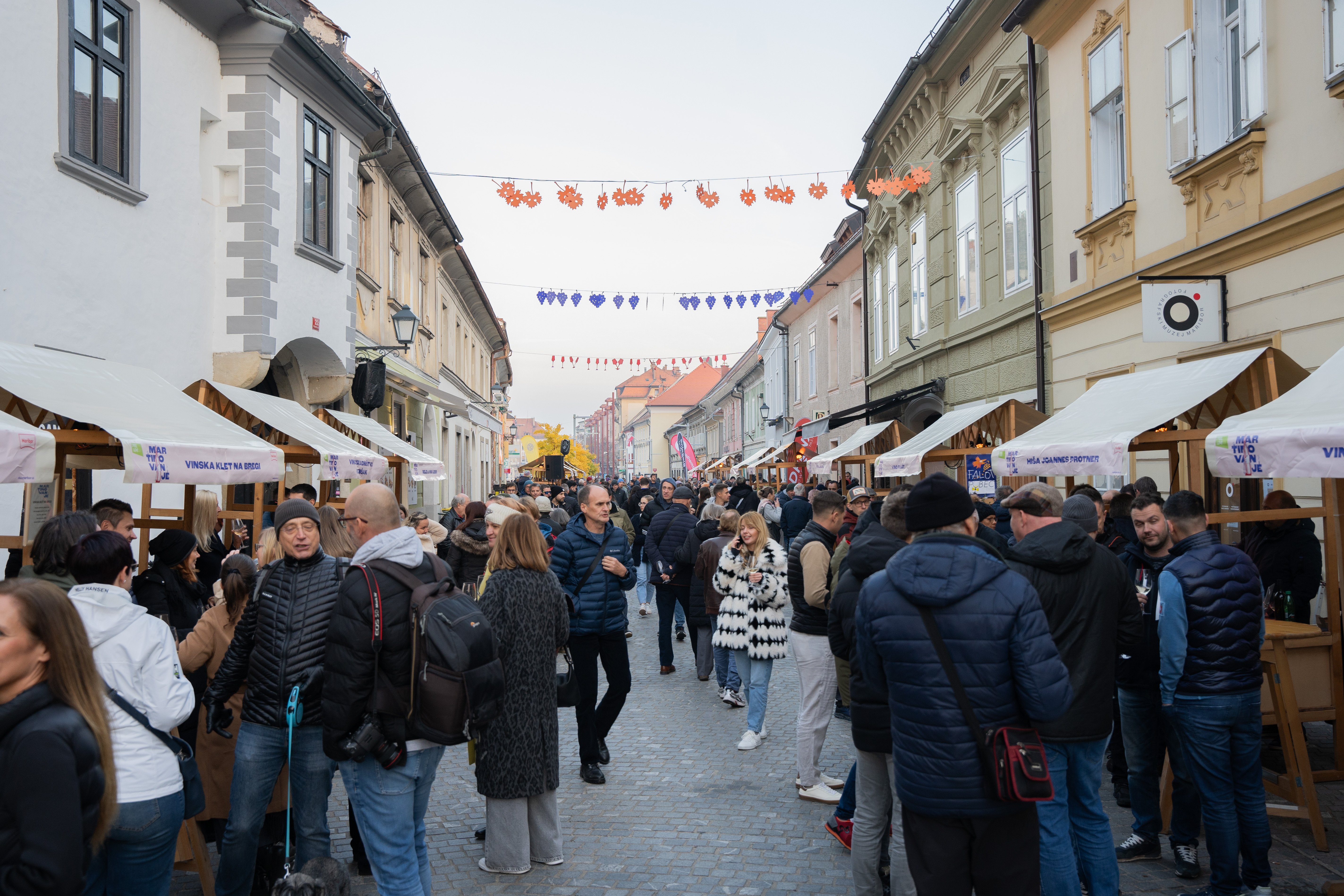 FOTO: V Mariboru se je začelo štiridnevno praznovanje štajerskega novega leta, med obiskovalci tudi župan MOM