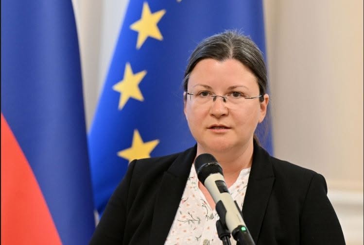 Nekdanji evroposlanec Katjo Kokot primerjal s Pujso Pepo, sledil je buren odziv predsednice