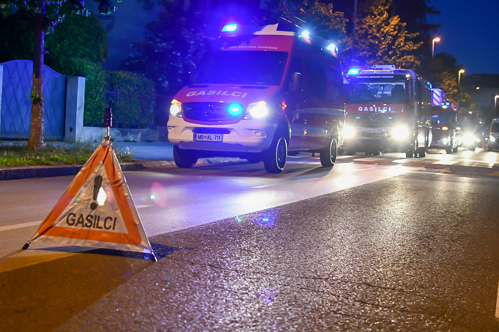 Ponoči zagorelo mladinsko taborišče: Gasilci požar krotili celo noč