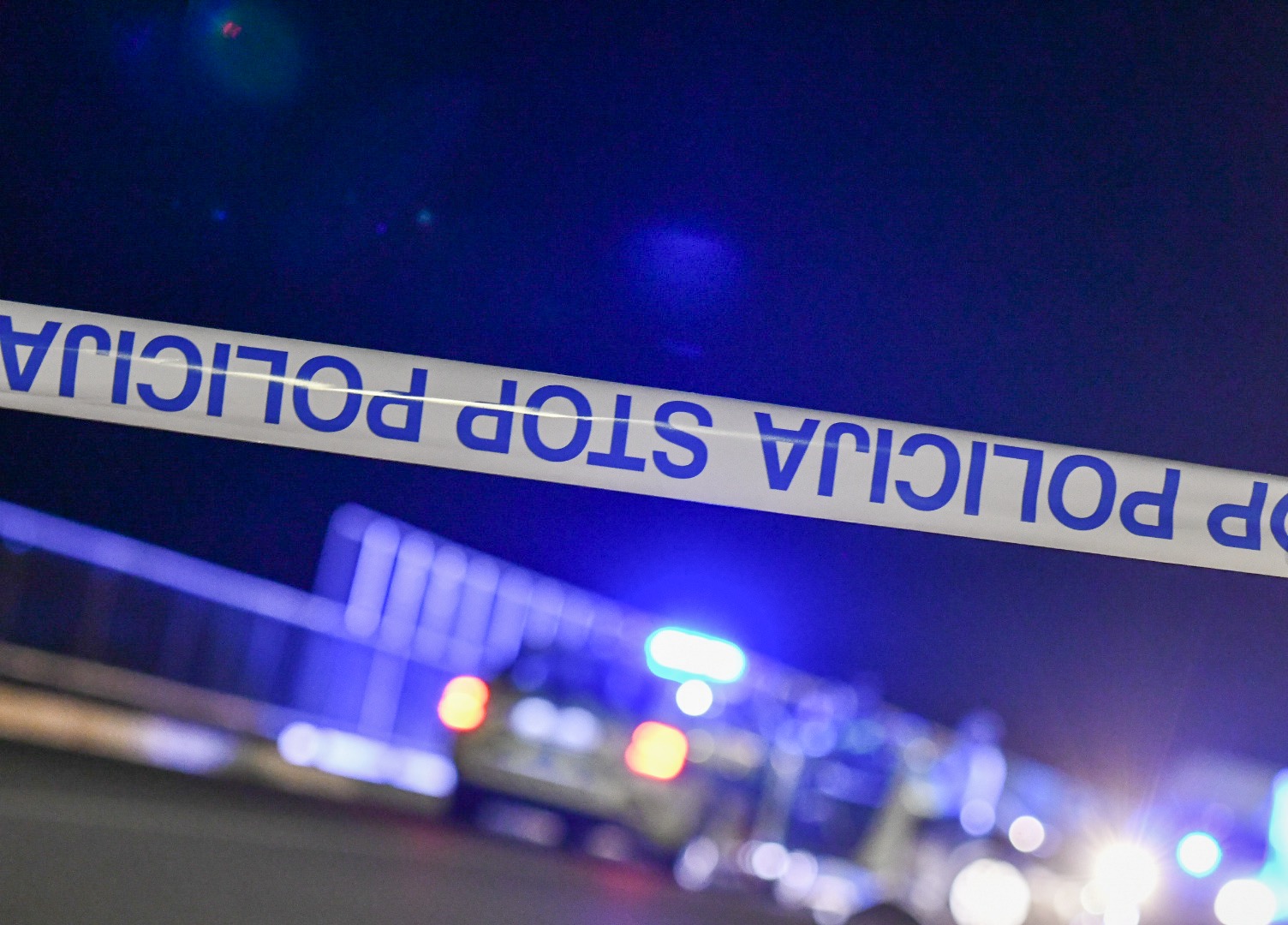 Smrtna nesreča tik pred prazniki: Na Štajerskem kolesar na tire kljub spuščenim zapornicam