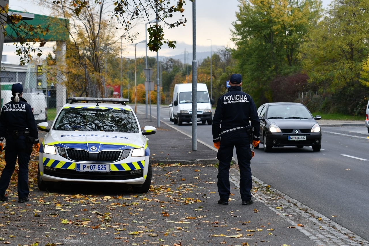 Mariborska policija v akciji: Strožji nadzor varnostnih pasov, uporabe telefonov med vožnjo ...