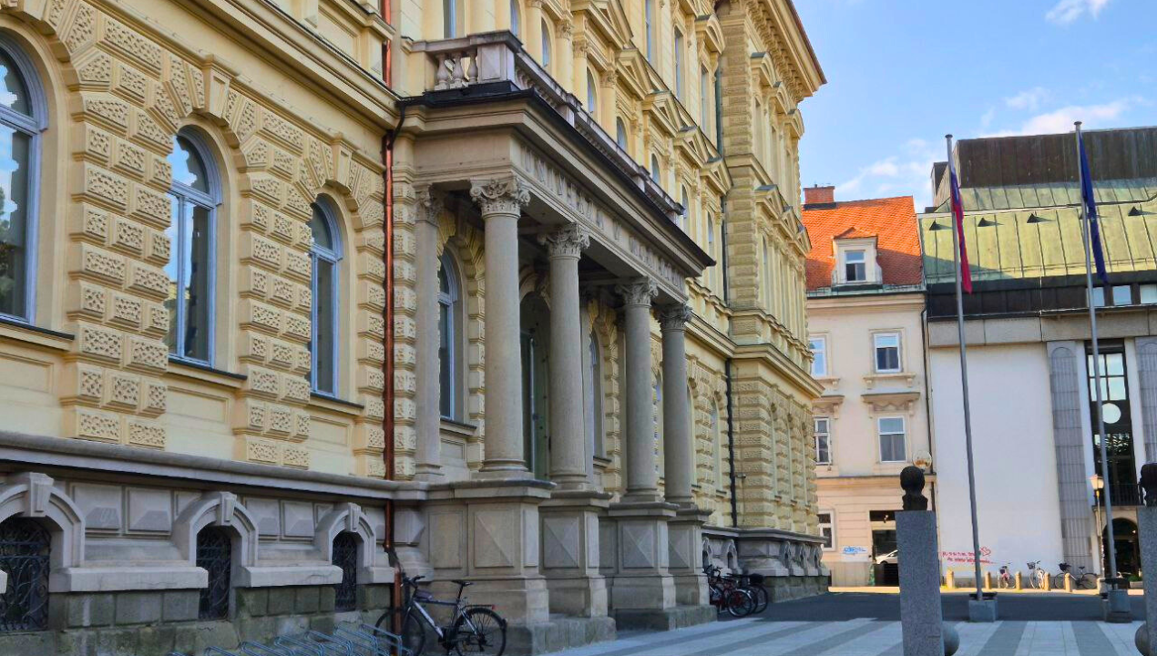 Od prvega doktorata do afere Logožar: Vsi prelomni trenutki in škandali Univerze v Mariboru