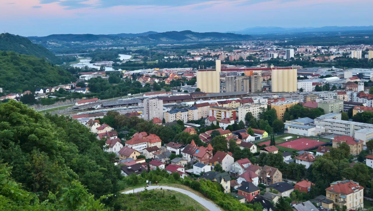 Slovenski nepremičninski pekel: Mladi delajo, a si ne morejo privoščiti doma