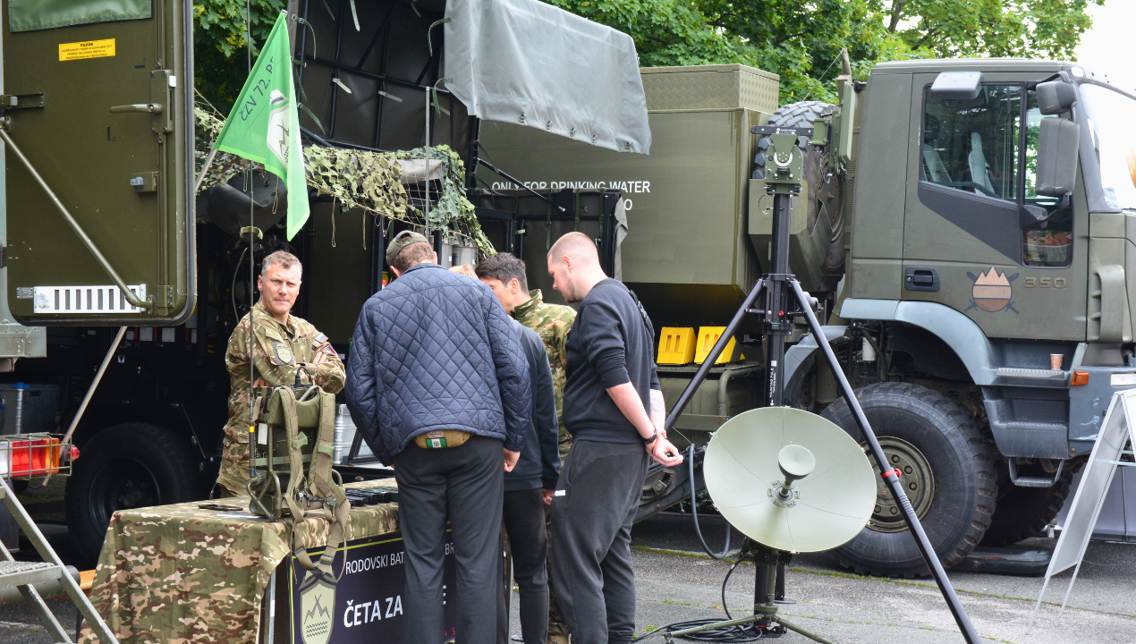 Vlada bo globoko segla v žep: Toliko nas bodo stali novi oglasi, ki jih bomo gledali vsepovsod
