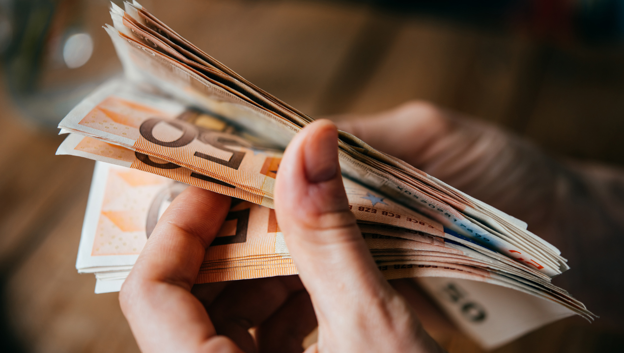 Bližnjevzhodni konflikt ne bo podražil le nafte, ampak tudi hrano; koliko se nam bo poznalo v denarnicah?