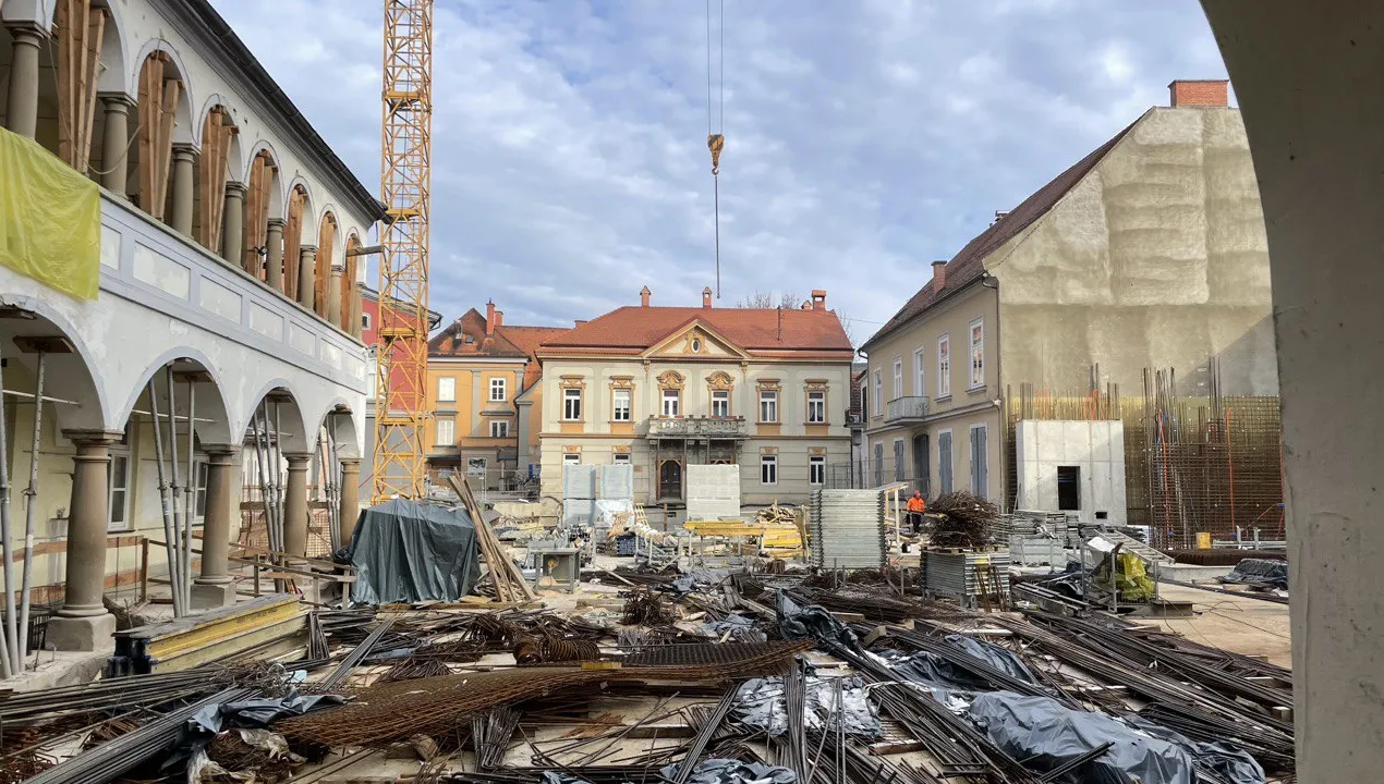 Preverili smo: Kako dolgo traja izdaja gradbenih dovoljenj?