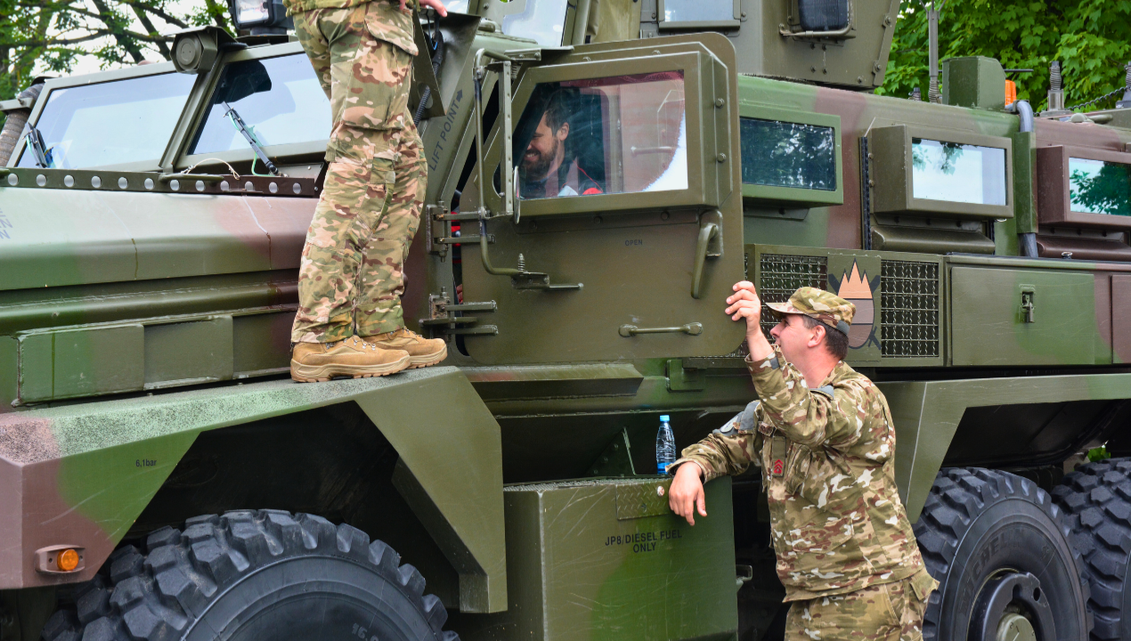 Najprej 2, nato 3 % za NATO: Kako lahko Slovenija to obrne v svojo korist?