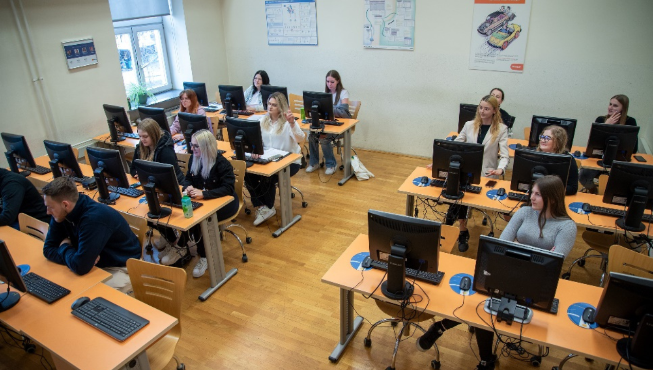 Zadnja prosta vpisna mesta za redni študij na Višji strokovni šoli DOBA