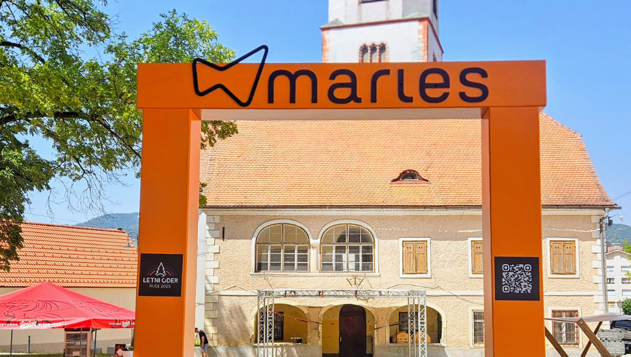 Marles s simbolno gesto povezal obiskovalce festivala