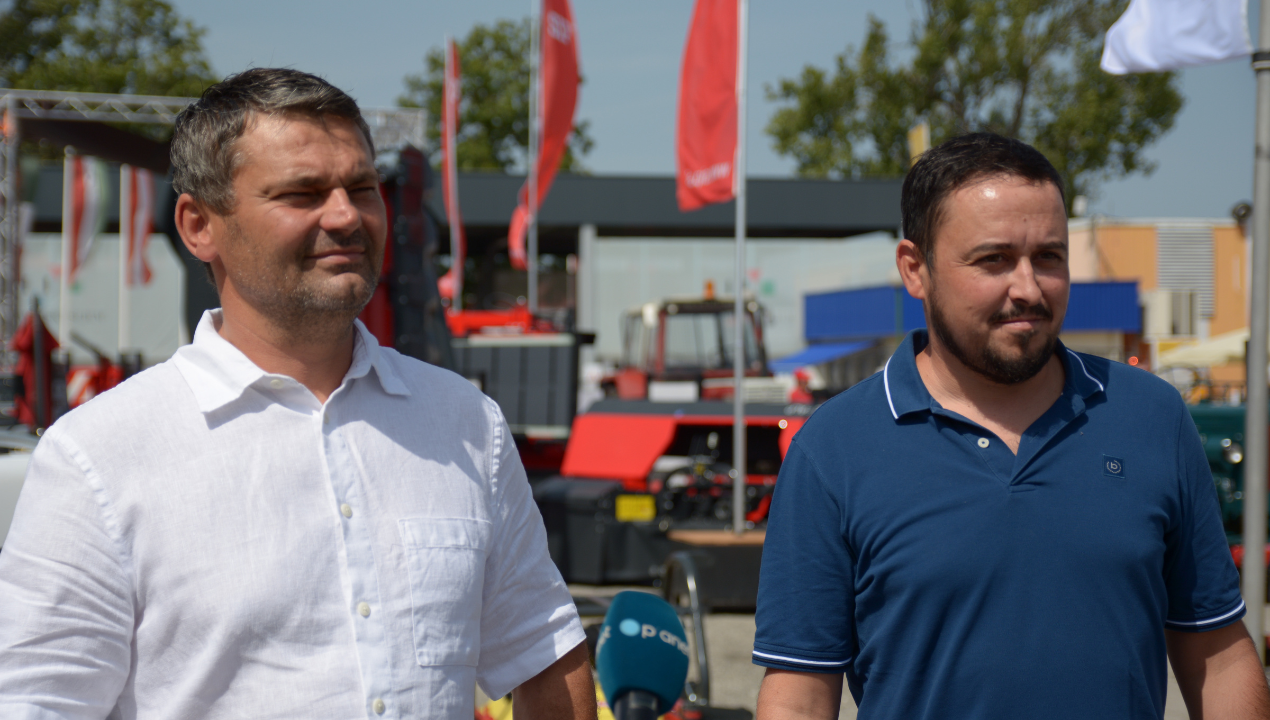 “Če kdo, potem imajo kmetje pravico priti na ministrstvo za kmetijstvo”: Odziv prašičerejcev po mirnem protestu na Agri