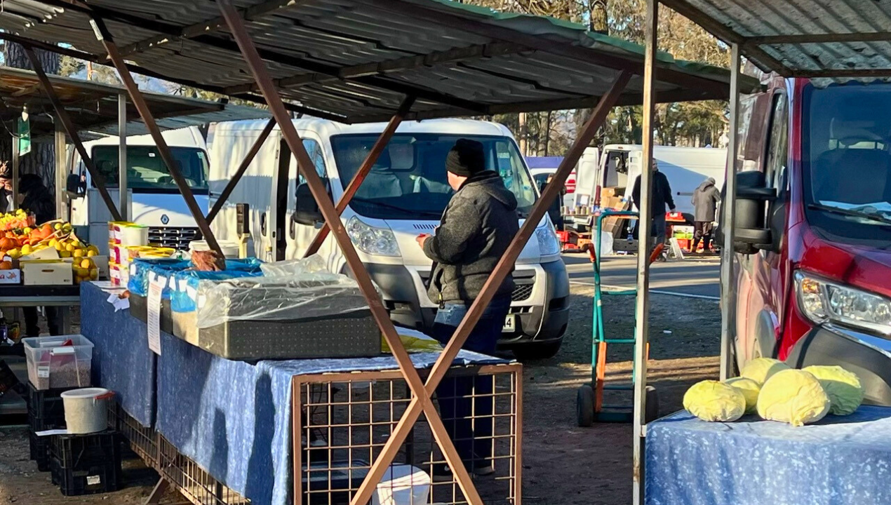 To nedeljo boste med stojnicami Bolšjaka naleteli tudi na dozo smeha
