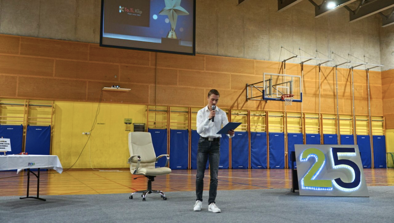 TO.TI.KLIP: Mladi, ideje in moč enominutnih videov