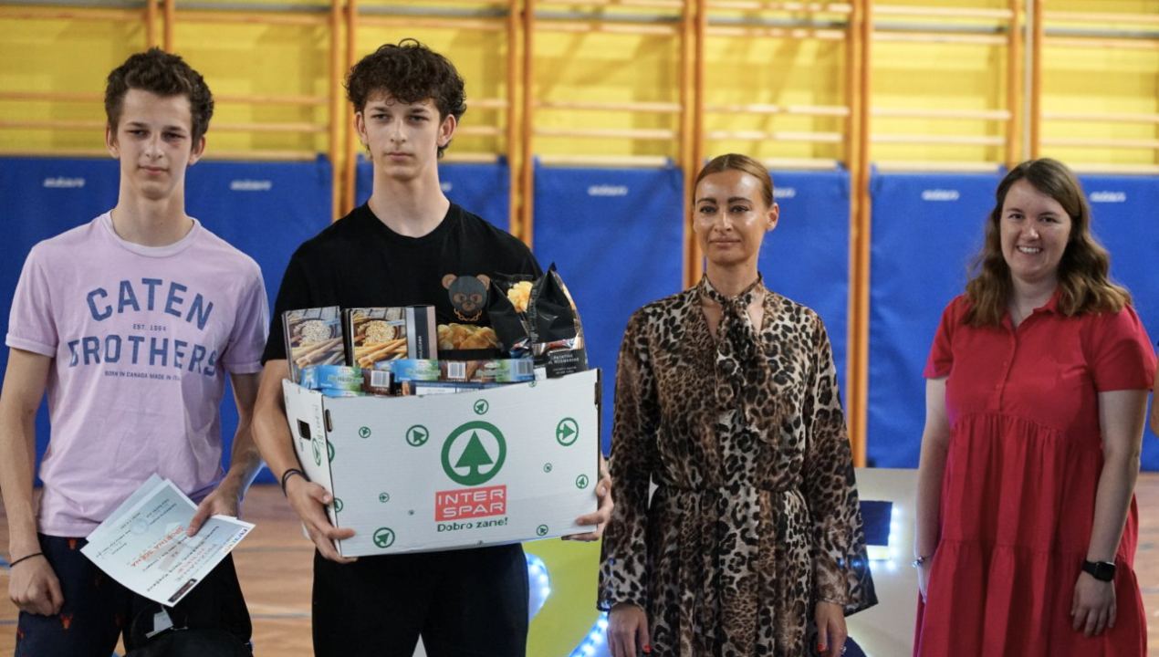 Boksarski video Domna in Denisa prepričal na prav posebnem natečaju