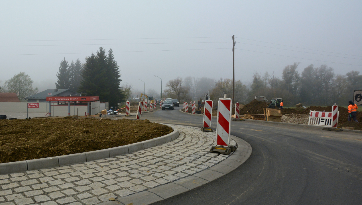 Gradnja krožišč v Zgornjem Dupleku: Direkcija za infrastrukturo v poostren nadzor nad urejanjem prometa (FOTO)