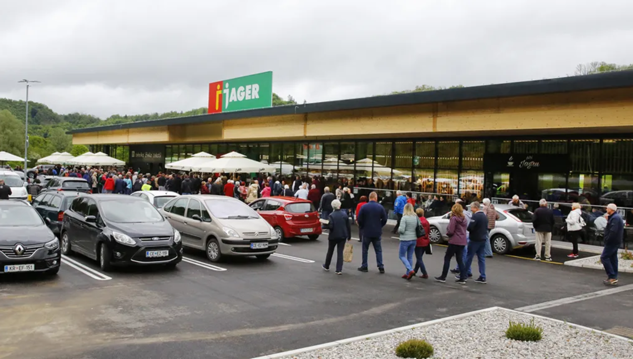 Poteza slovenskega trgovca ustavlja podražitve in krepi pomembno zgodbo o domačem izvoru