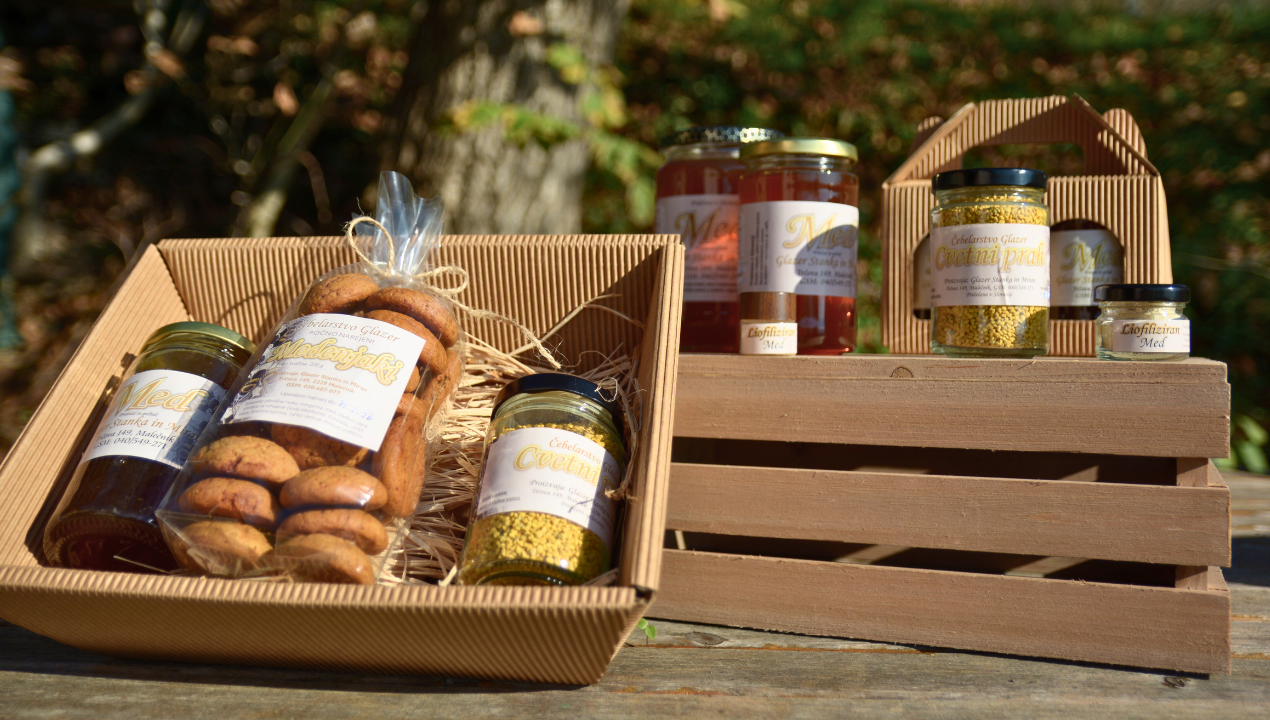 Iz Trčove pod smrečico: Lokalno čebelarstvo svojim medom v prazničnem času dodaja tudi omamne medenjake